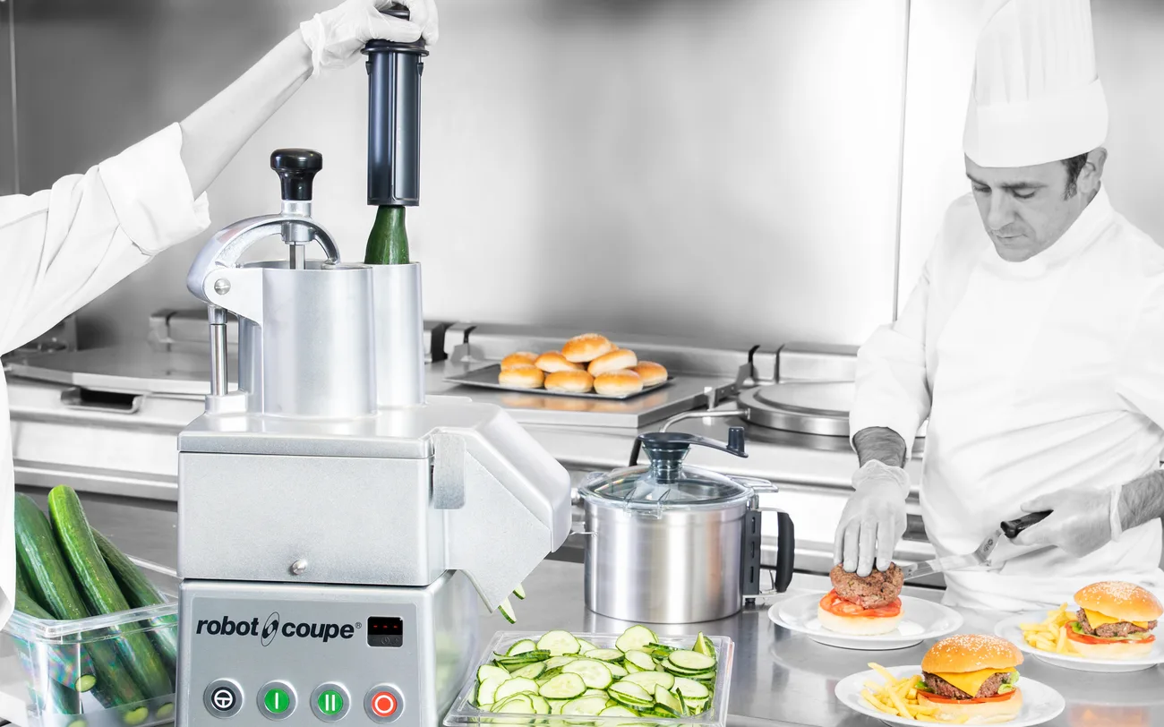 Coupe-légumes R502 ROBOT-COUPE en cuisine professionnelle